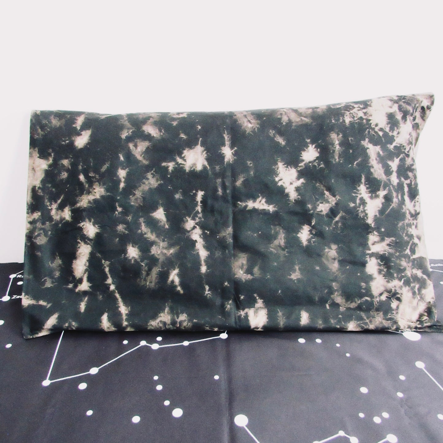 Crumple Bleach Tie Dye Pillow Case (x2)