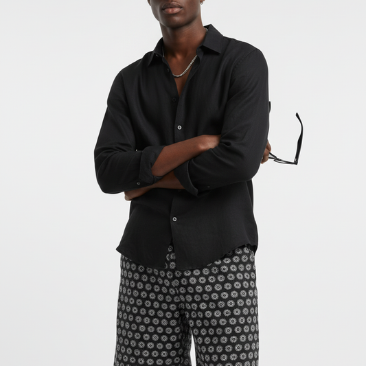 MAYA Noir Shorts Lifestyle